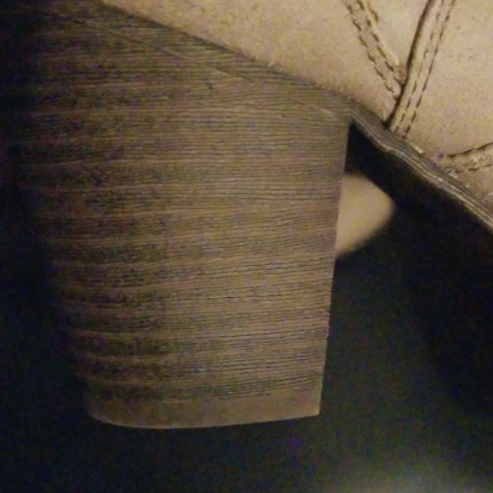 Boots - Picture 3 of 6